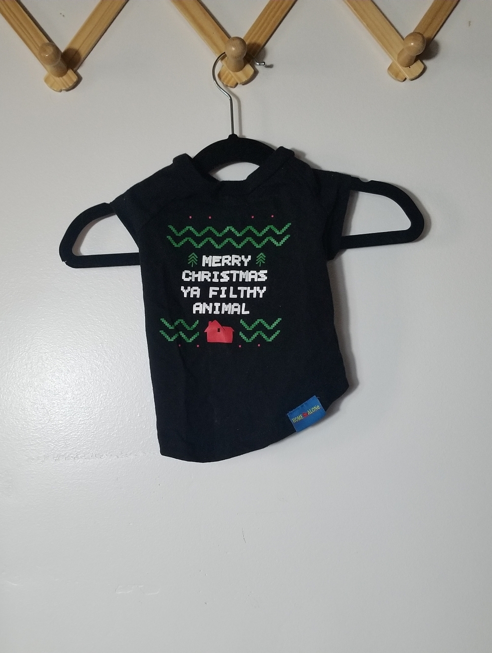 HOME ALONE DOG BLACK 'Merry Christmas Ya Filthy Animal' TEE SIZE MED (RUNS SMALL